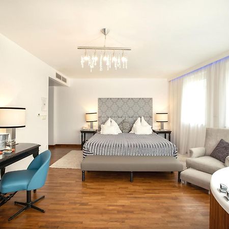 Boutique Hotel Szarcsa Szekesfehervar Exterior photo