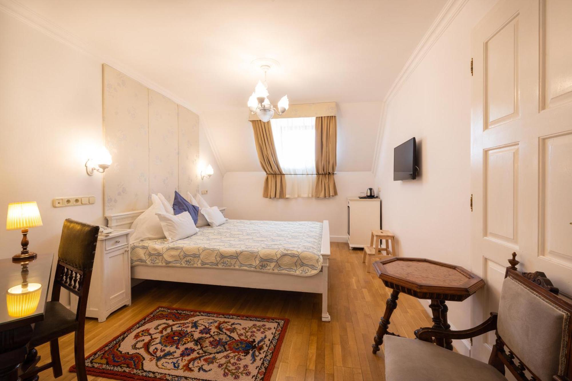 Boutique Hotel Szarcsa Szekesfehervar Exterior photo