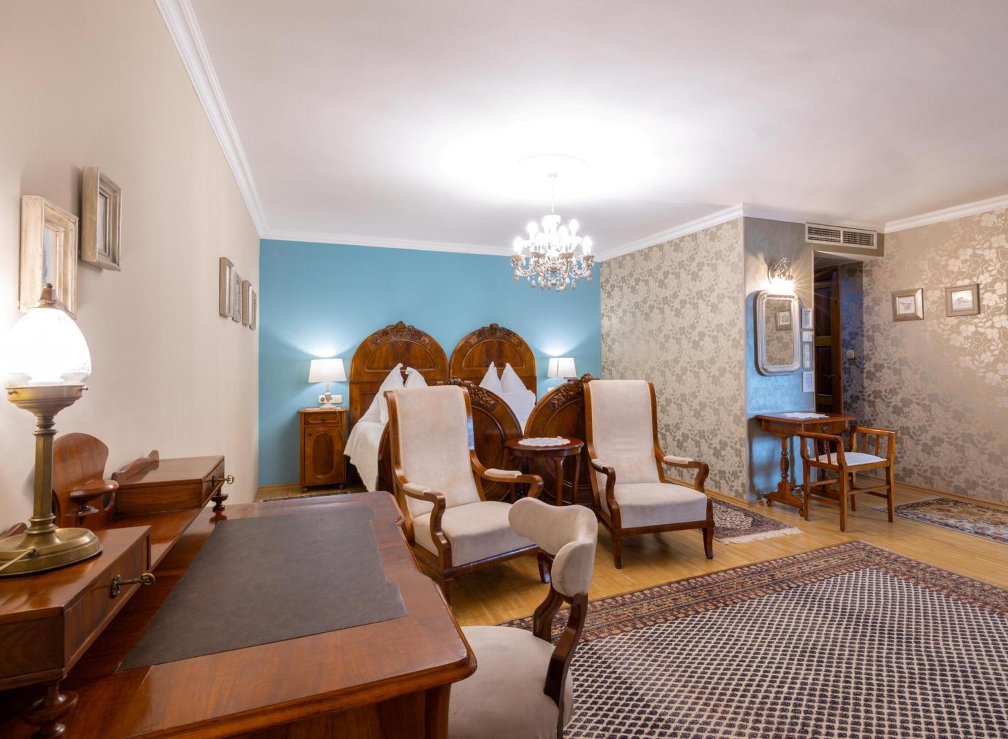 Boutique Hotel Szarcsa Szekesfehervar Exterior photo