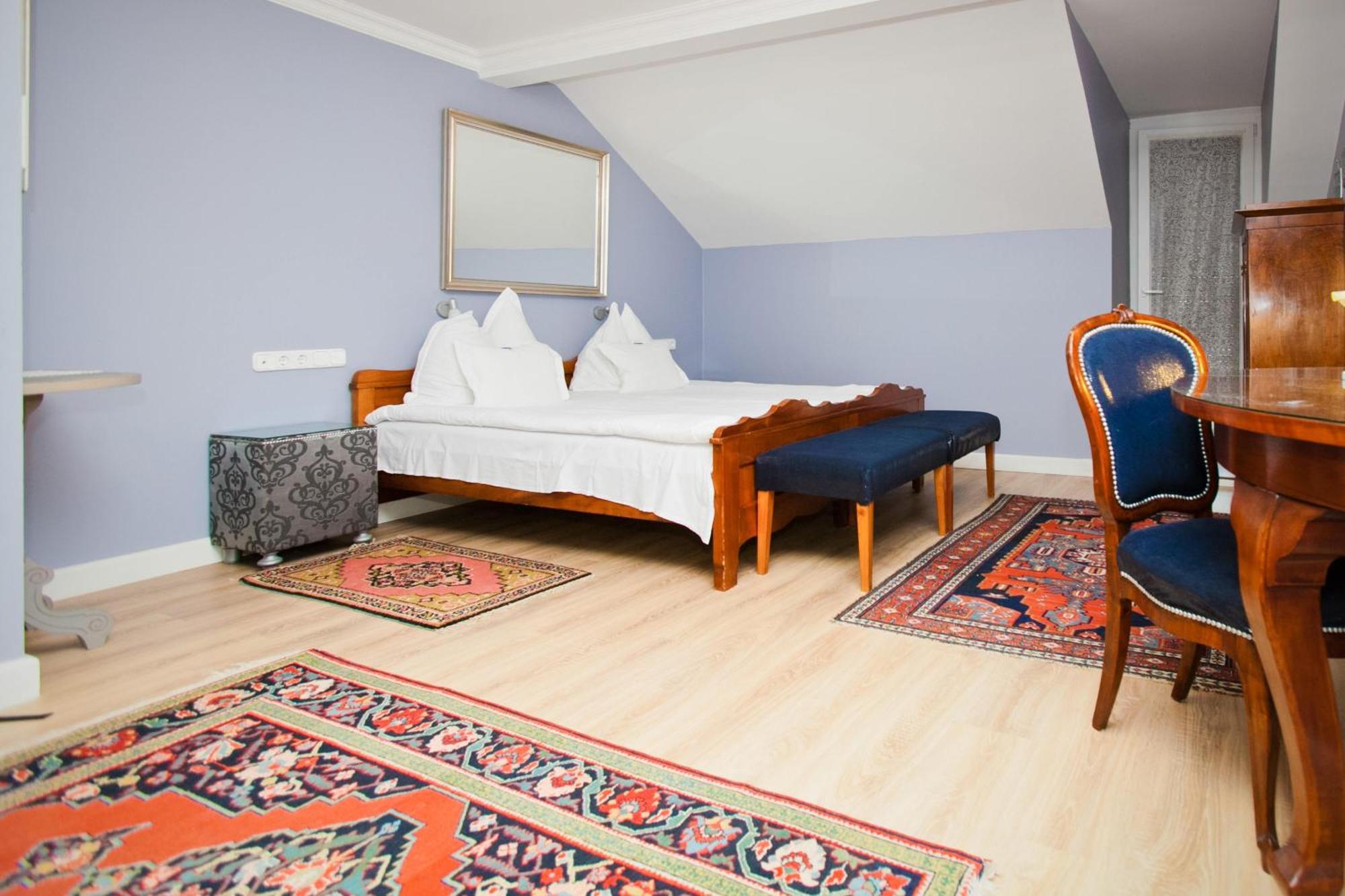 Boutique Hotel Szarcsa Szekesfehervar Room photo