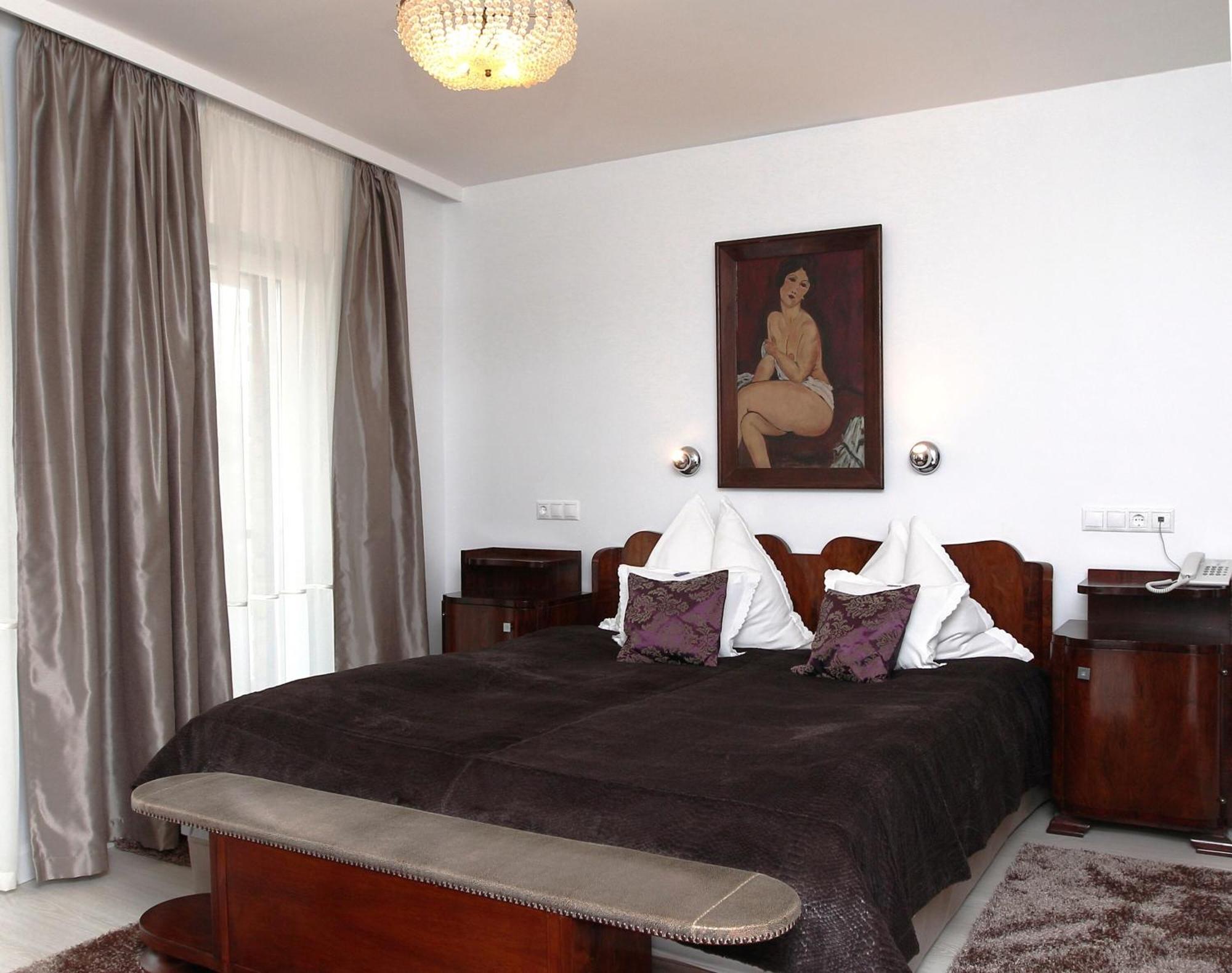 Boutique Hotel Szarcsa Szekesfehervar Room photo