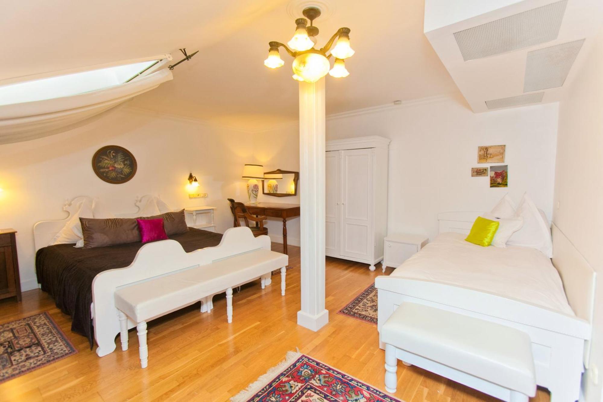 Boutique Hotel Szarcsa Szekesfehervar Room photo