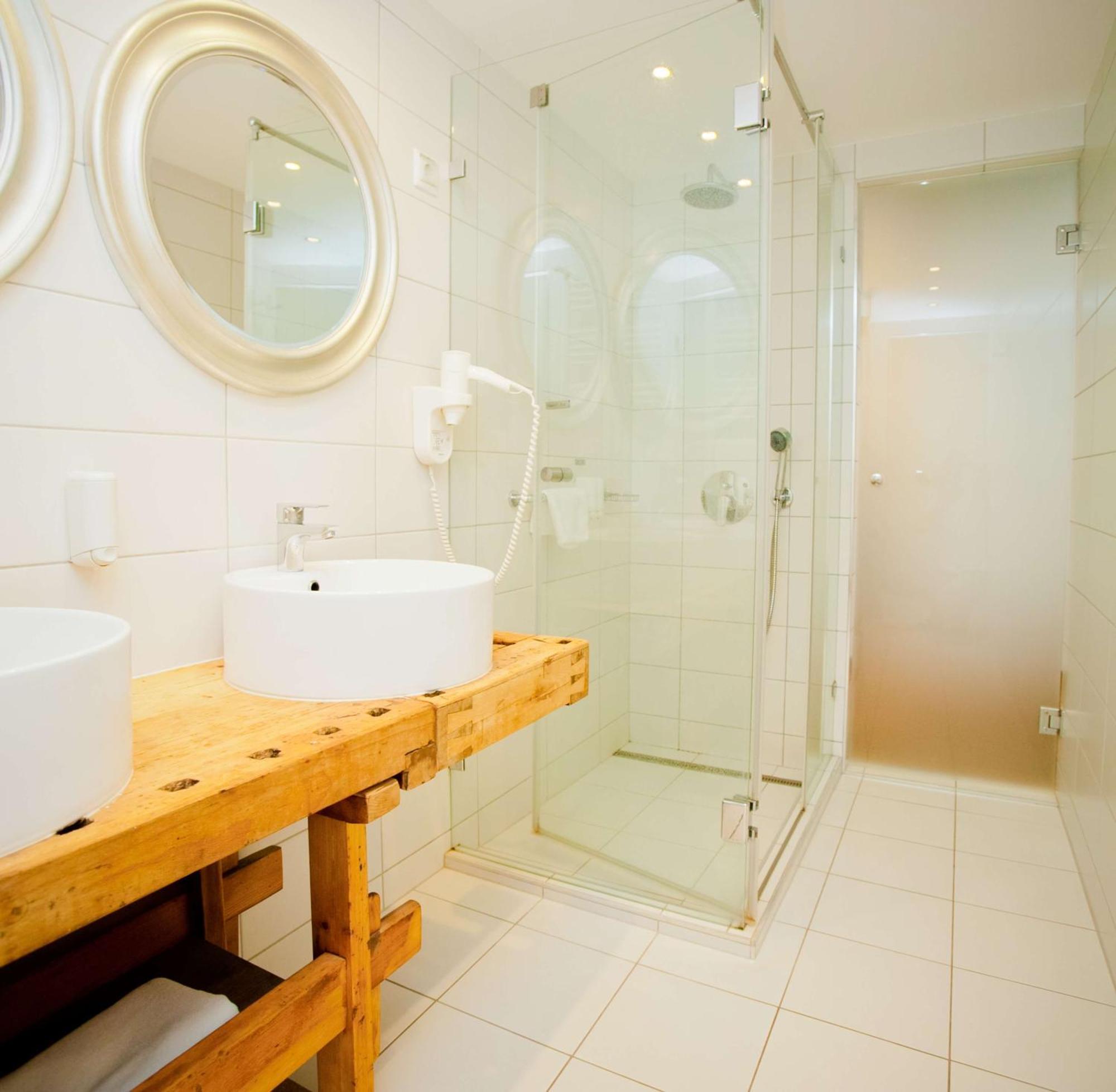 Boutique Hotel Szarcsa Szekesfehervar Exterior photo
